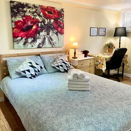 Perfect Home-Private Washrooms,Free Parking,High Speed Net